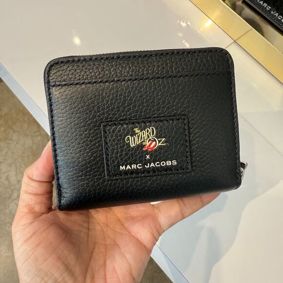Last 1‼️Marc Jacobs x ‘The Wizard of Oz’ MINI COMPACT WALLET - Picture 3 of 9